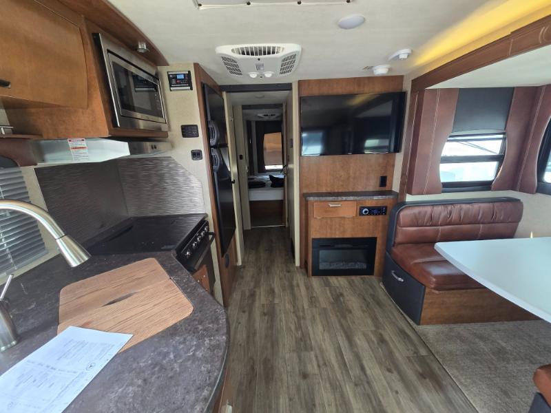 2020 Lance 2465 in neenah WI