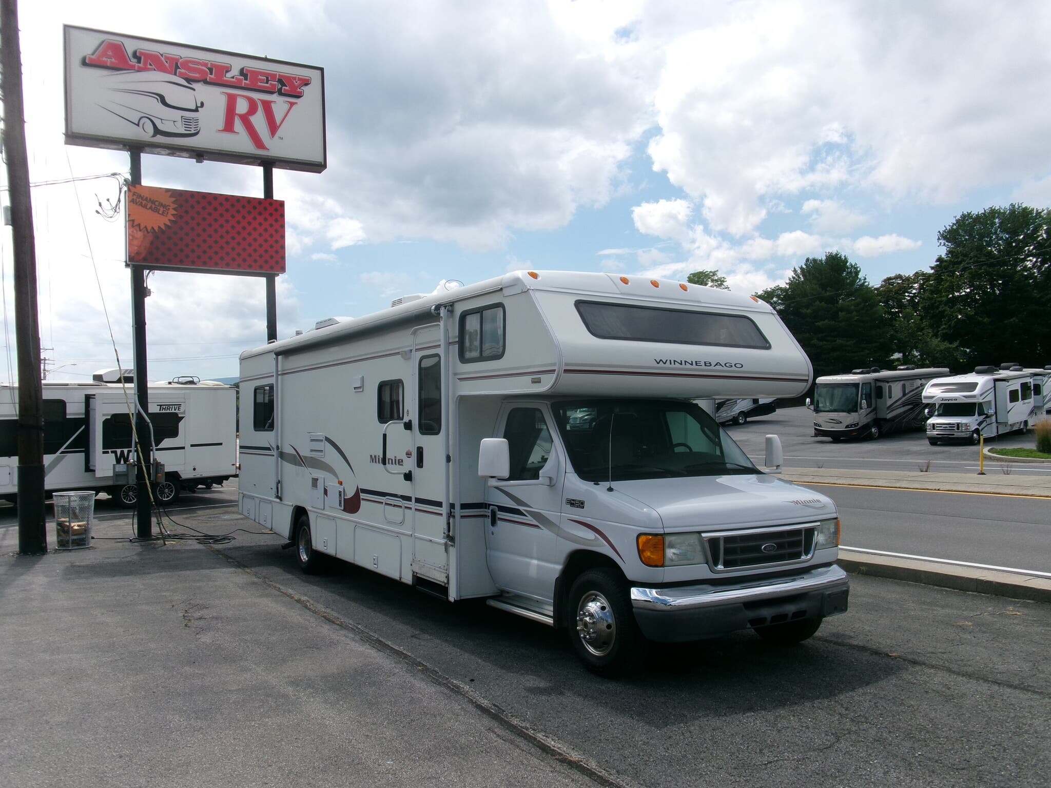 2005 Winnebago Minnie Winnie 31C in duncansville PA