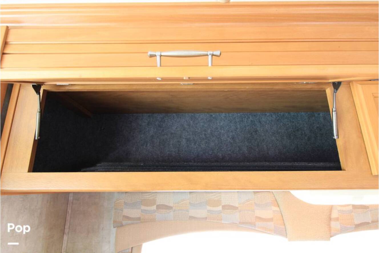 A photo of this 2007 Fleetwood Discovery 39S