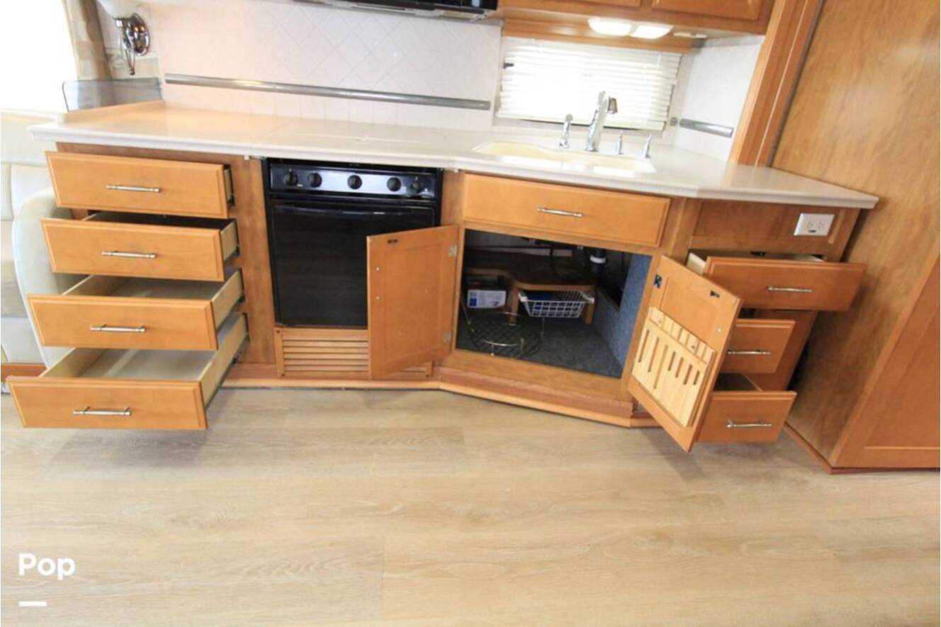 A photo of this 2007 Fleetwood Discovery 39S