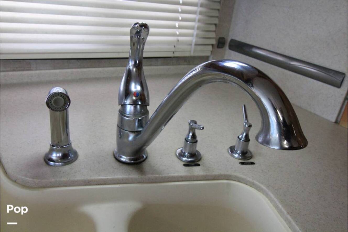 A photo of this 2007 Fleetwood Discovery 39S
