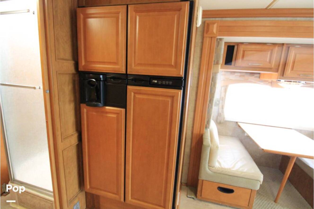 A photo of this 2007 Fleetwood Discovery 39S