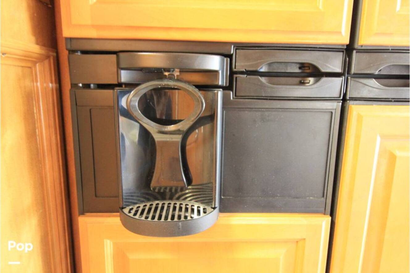 A photo of this 2007 Fleetwood Discovery 39S