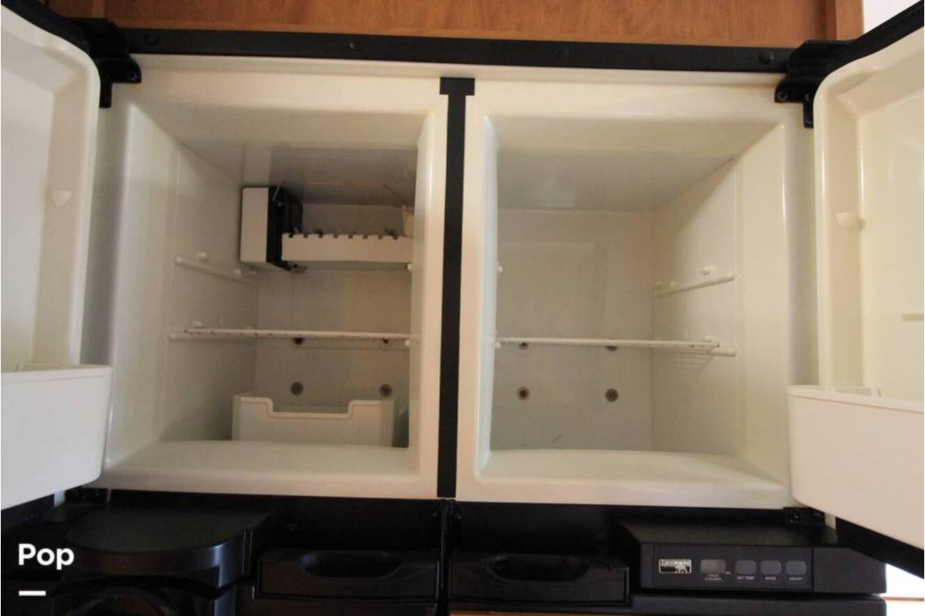 A photo of this 2007 Fleetwood Discovery 39S