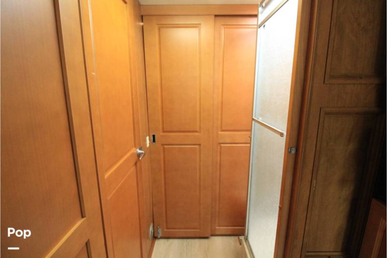A photo of this 2007 Fleetwood Discovery 39S