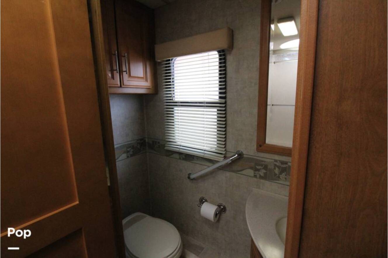 A photo of this 2007 Fleetwood Discovery 39S