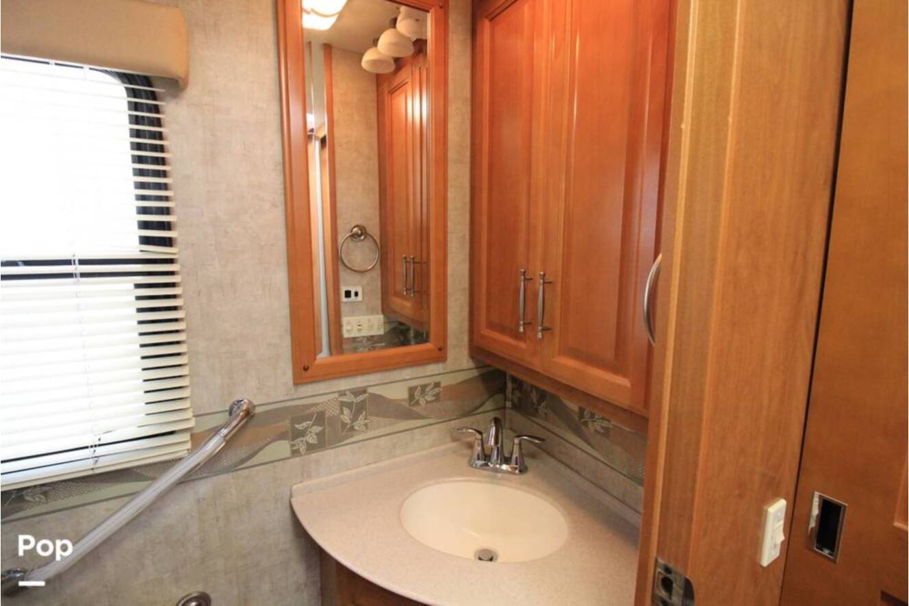 A photo of this 2007 Fleetwood Discovery 39S