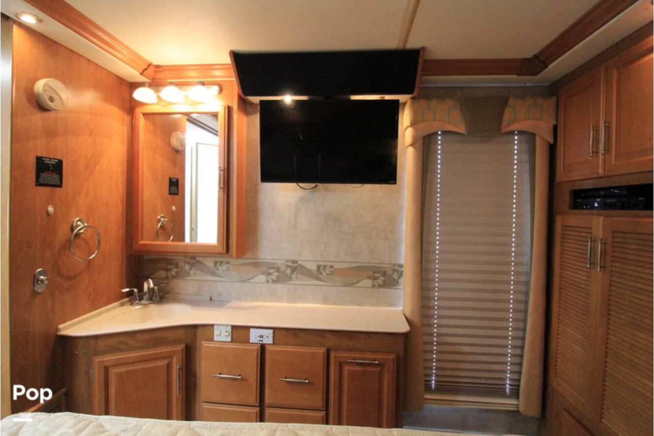 A photo of this 2007 Fleetwood Discovery 39S
