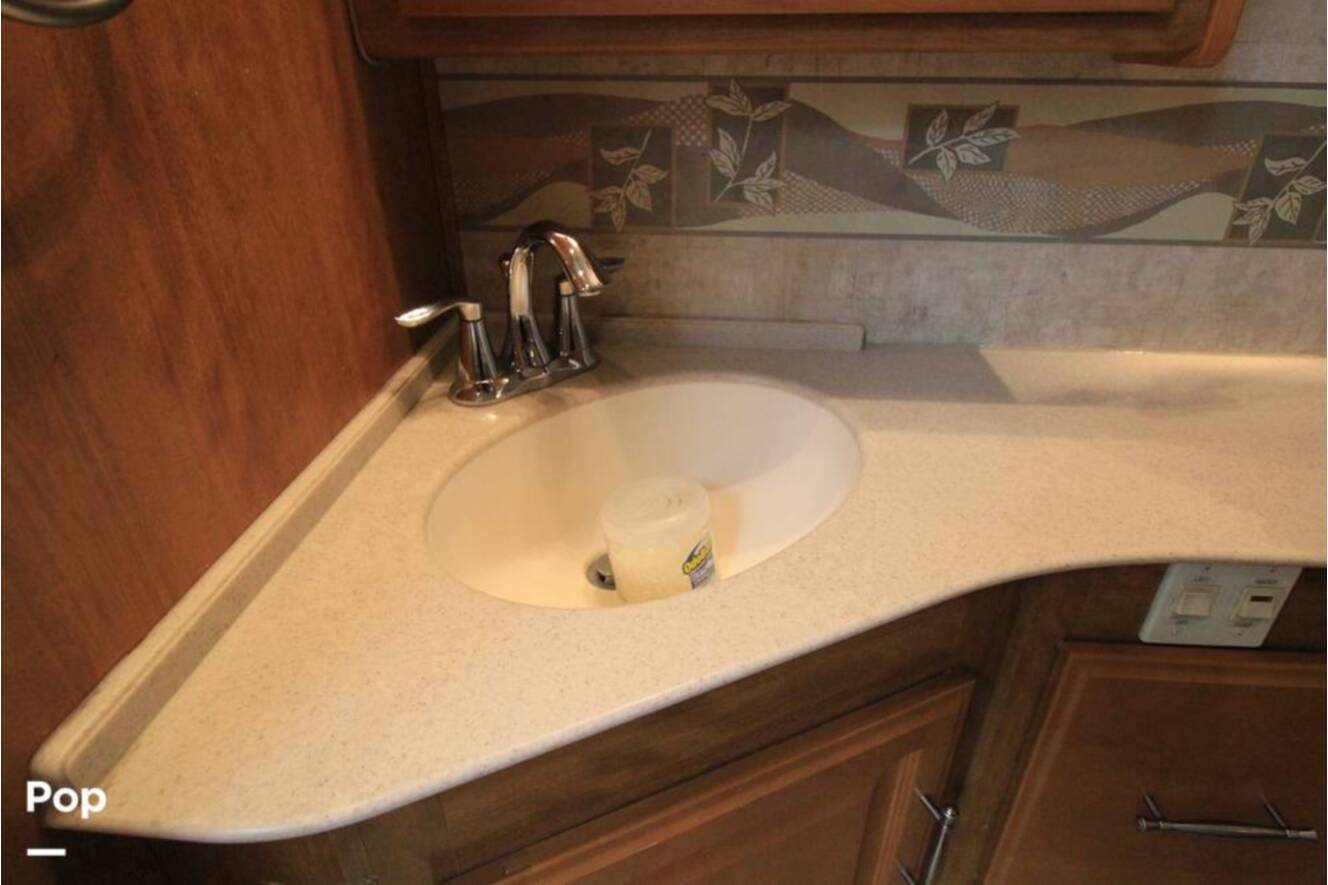 A photo of this 2007 Fleetwood Discovery 39S