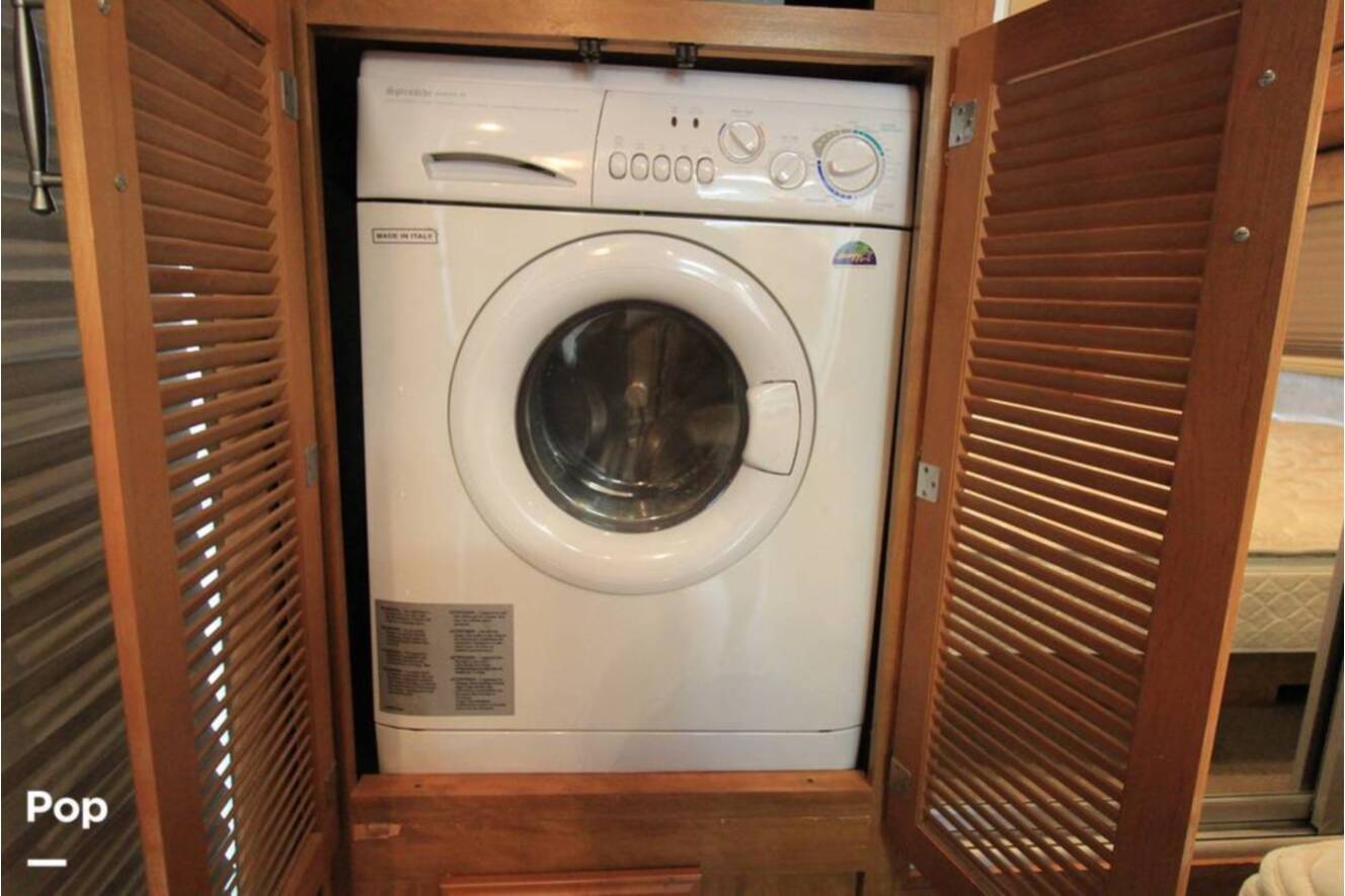 A photo of this 2007 Fleetwood Discovery 39S