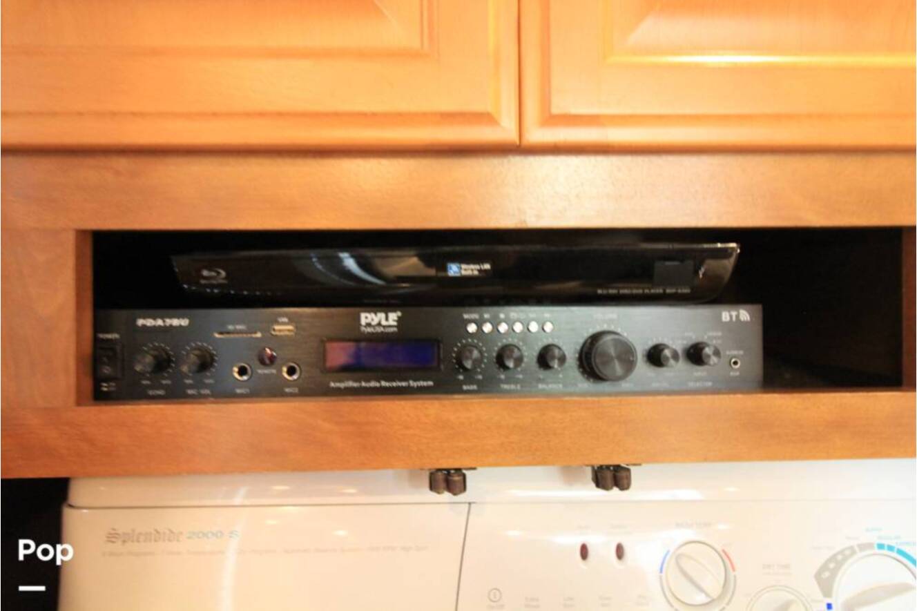 A photo of this 2007 Fleetwood Discovery 39S