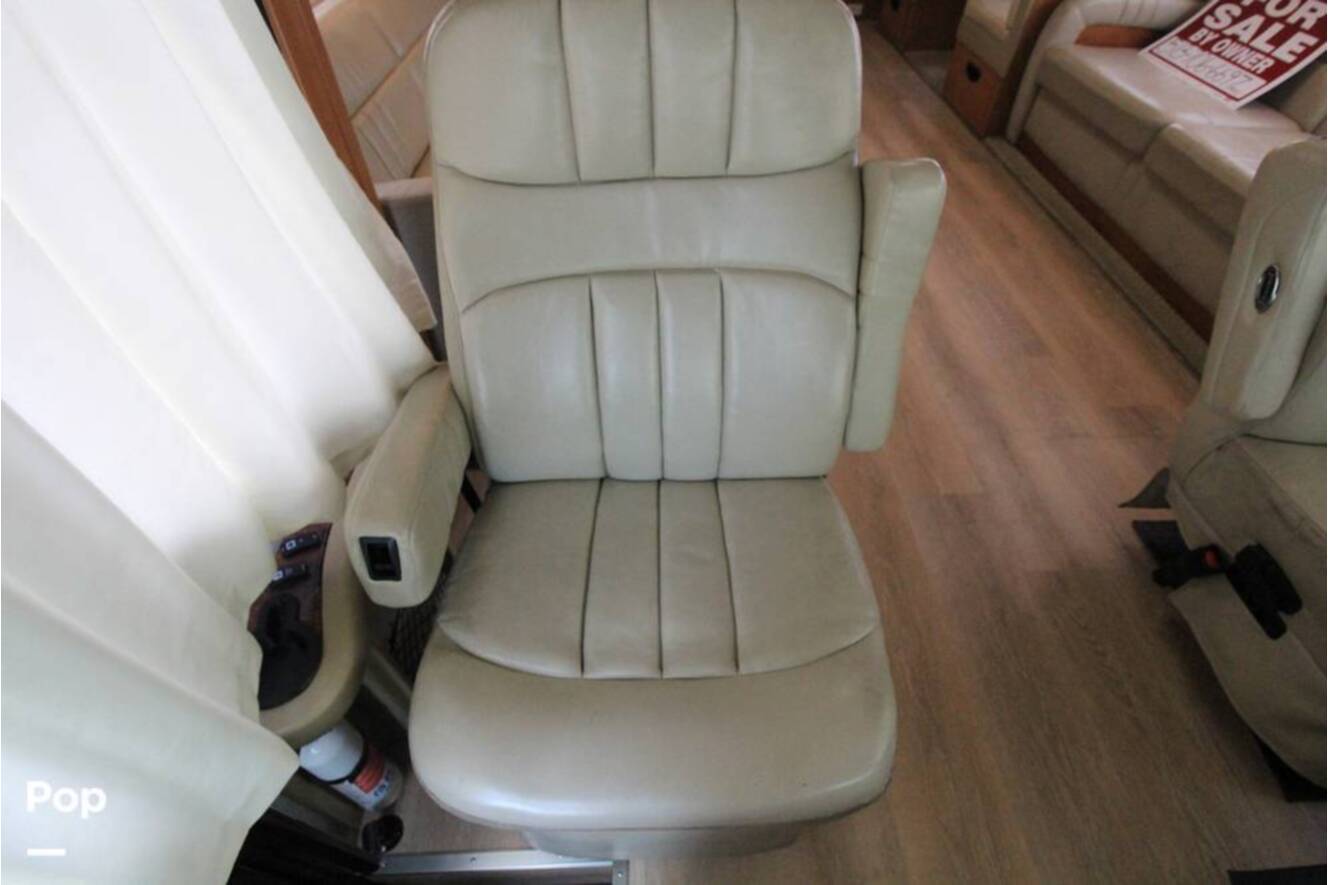 A photo of this 2007 Fleetwood Discovery 39S