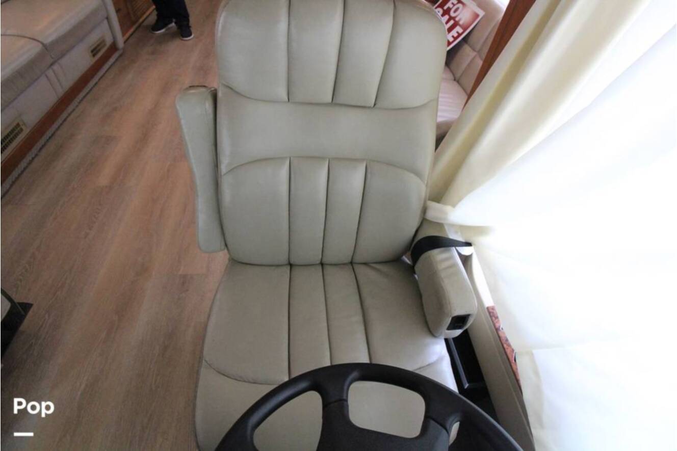 A photo of this 2007 Fleetwood Discovery 39S