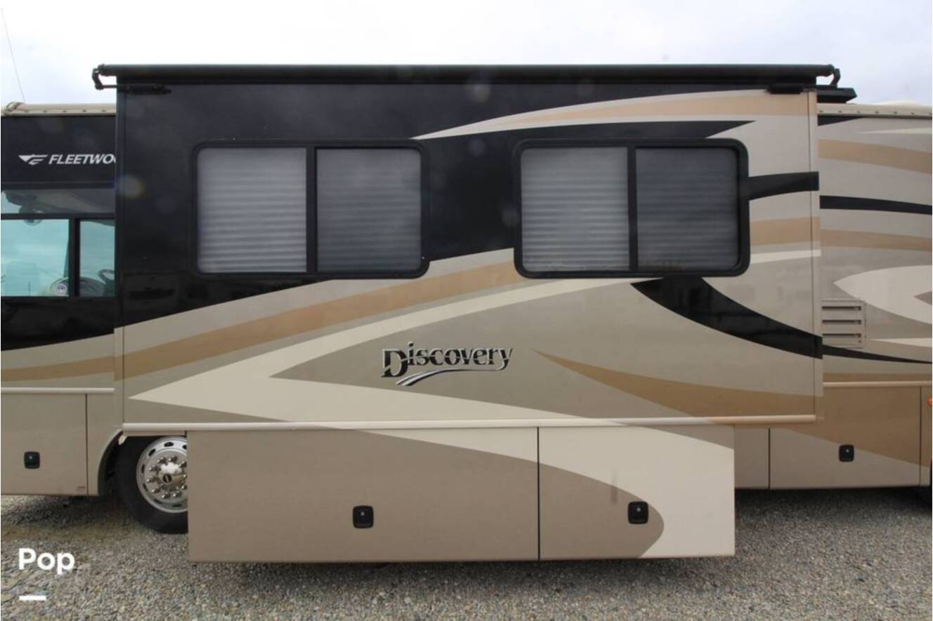 A photo of this 2007 Fleetwood Discovery 39S
