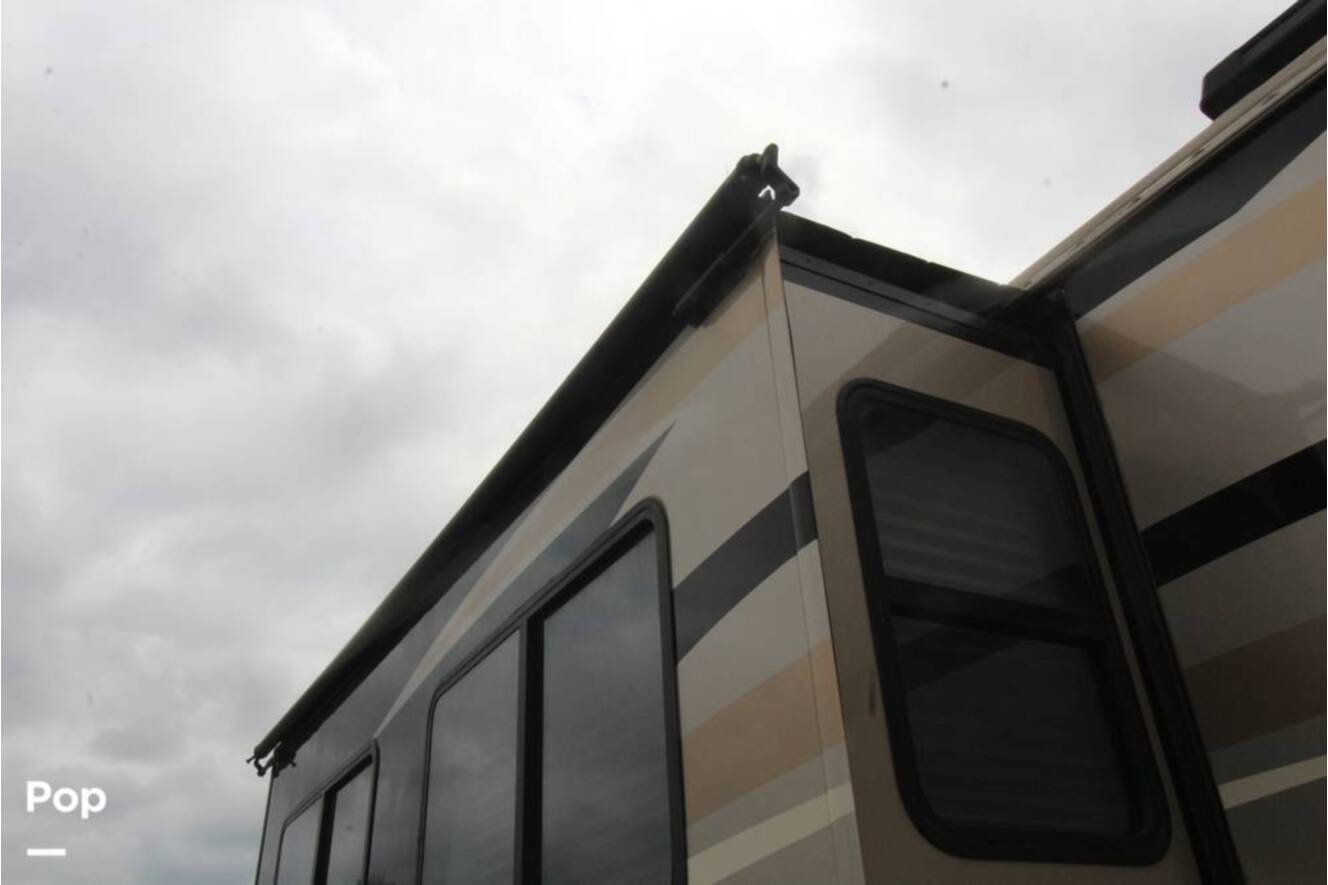 A photo of this 2007 Fleetwood Discovery 39S