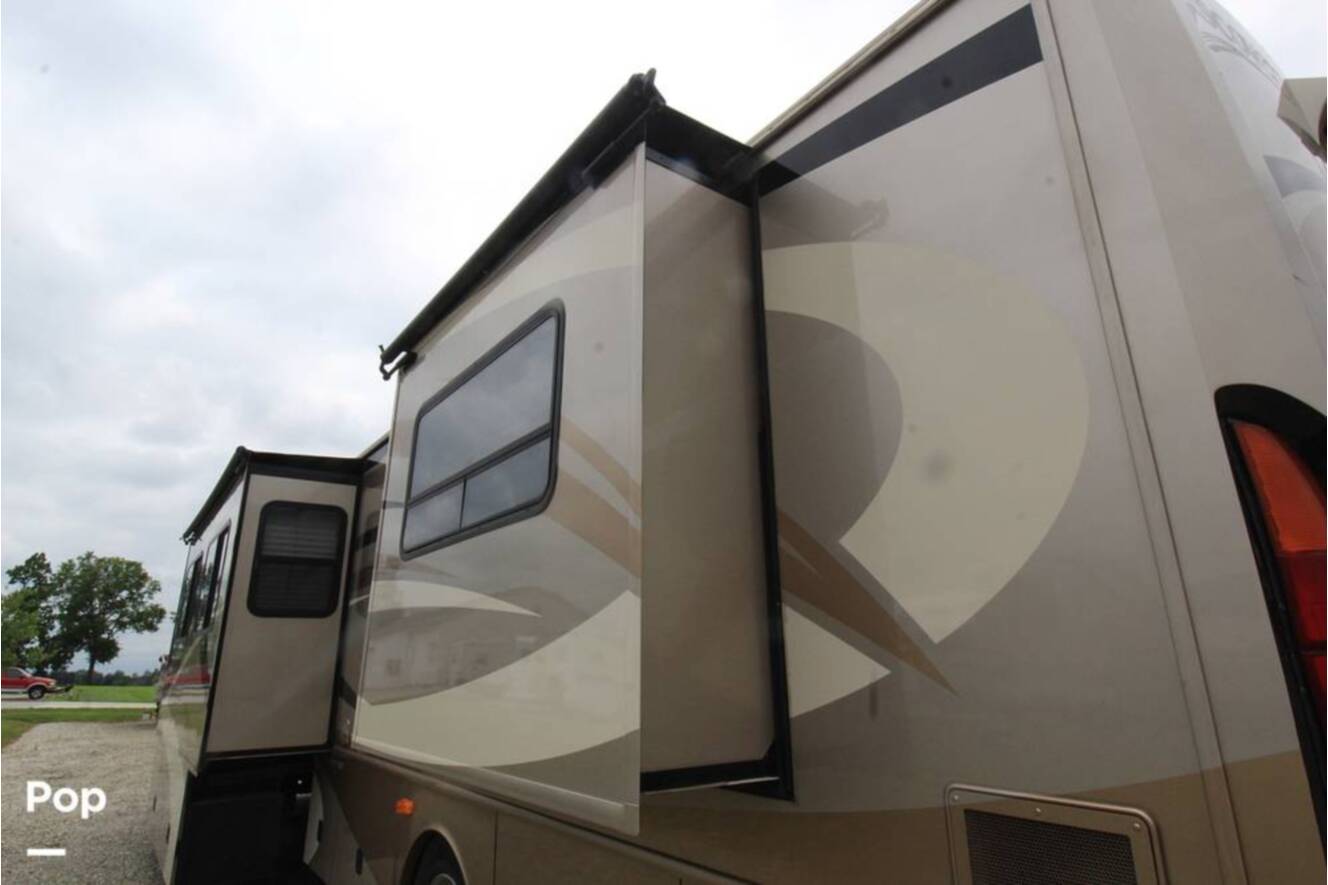 A photo of this 2007 Fleetwood Discovery 39S
