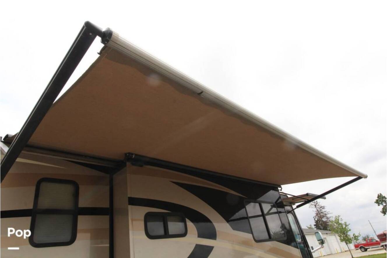 A photo of this 2007 Fleetwood Discovery 39S