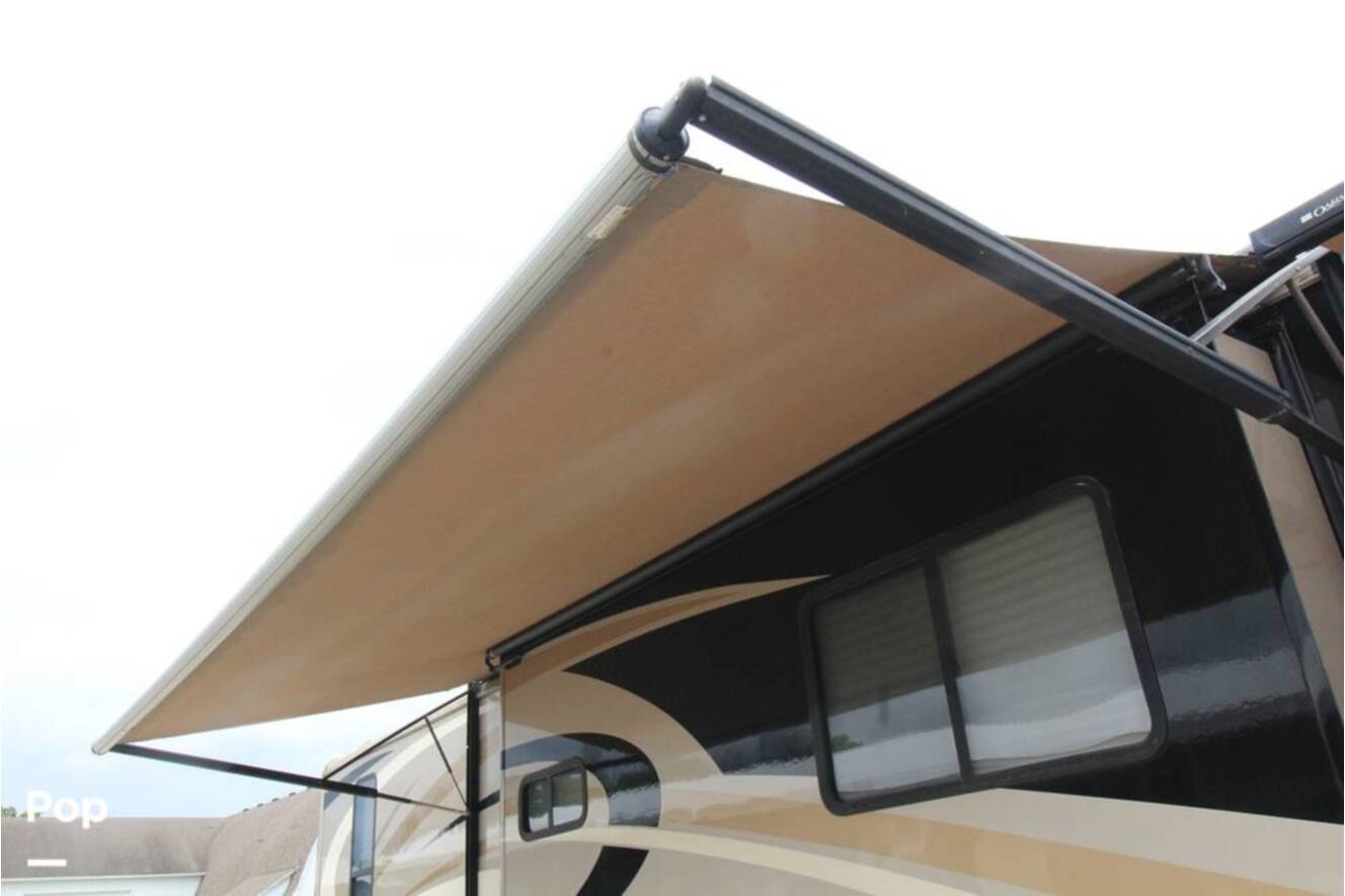 A photo of this 2007 Fleetwood Discovery 39S