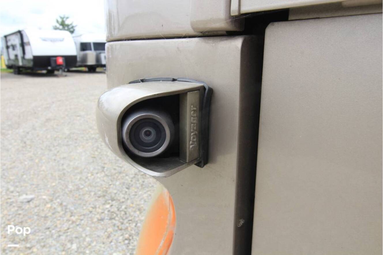 A photo of this 2007 Fleetwood Discovery 39S