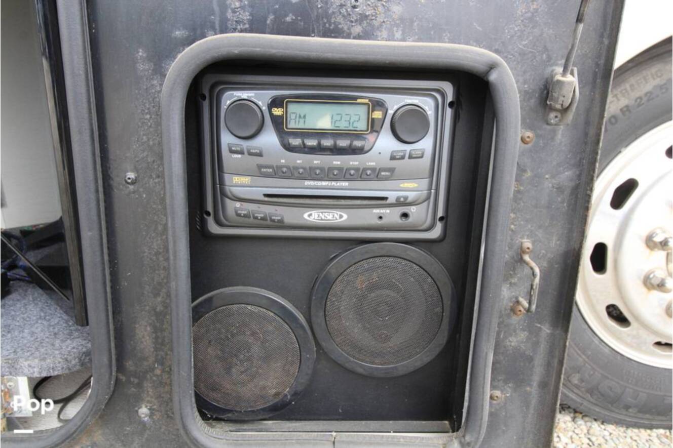A photo of this 2007 Fleetwood Discovery 39S