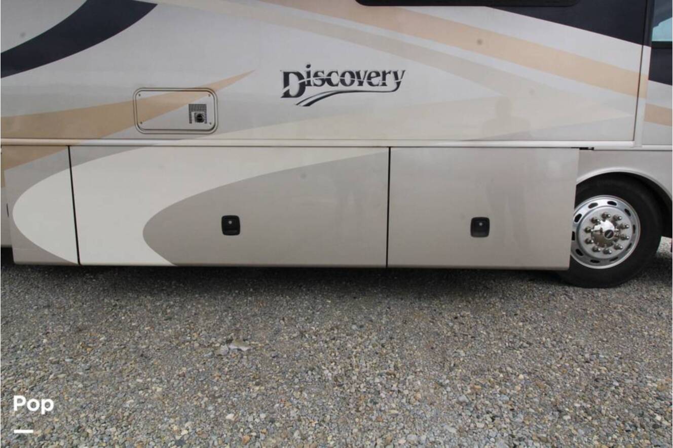 A photo of this 2007 Fleetwood Discovery 39S