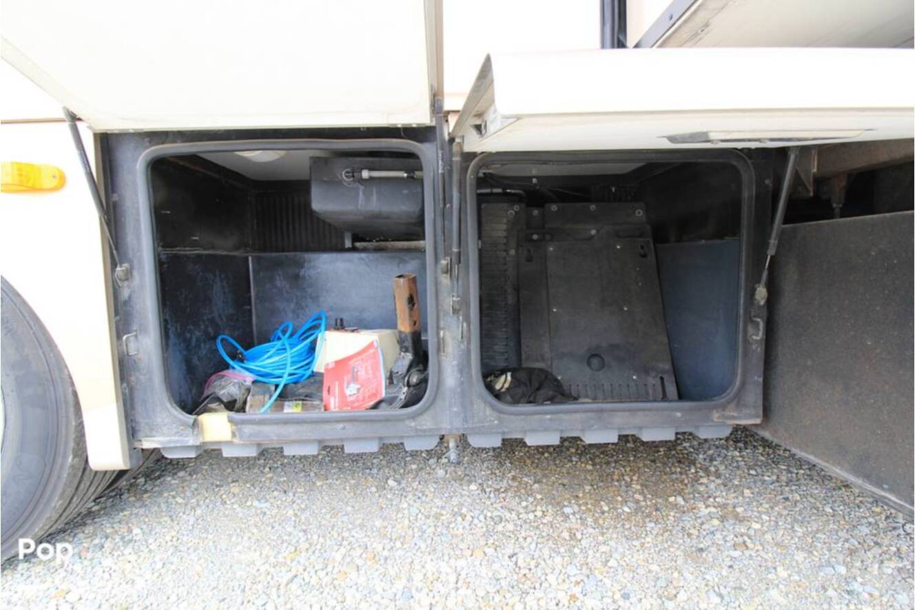 A photo of this 2007 Fleetwood Discovery 39S