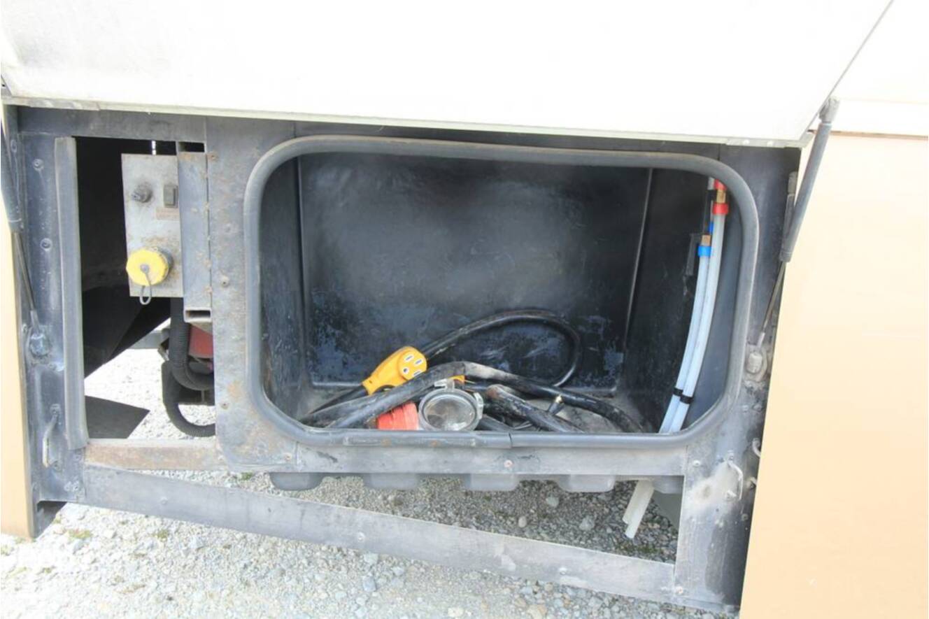A photo of this 2007 Fleetwood Discovery 39S