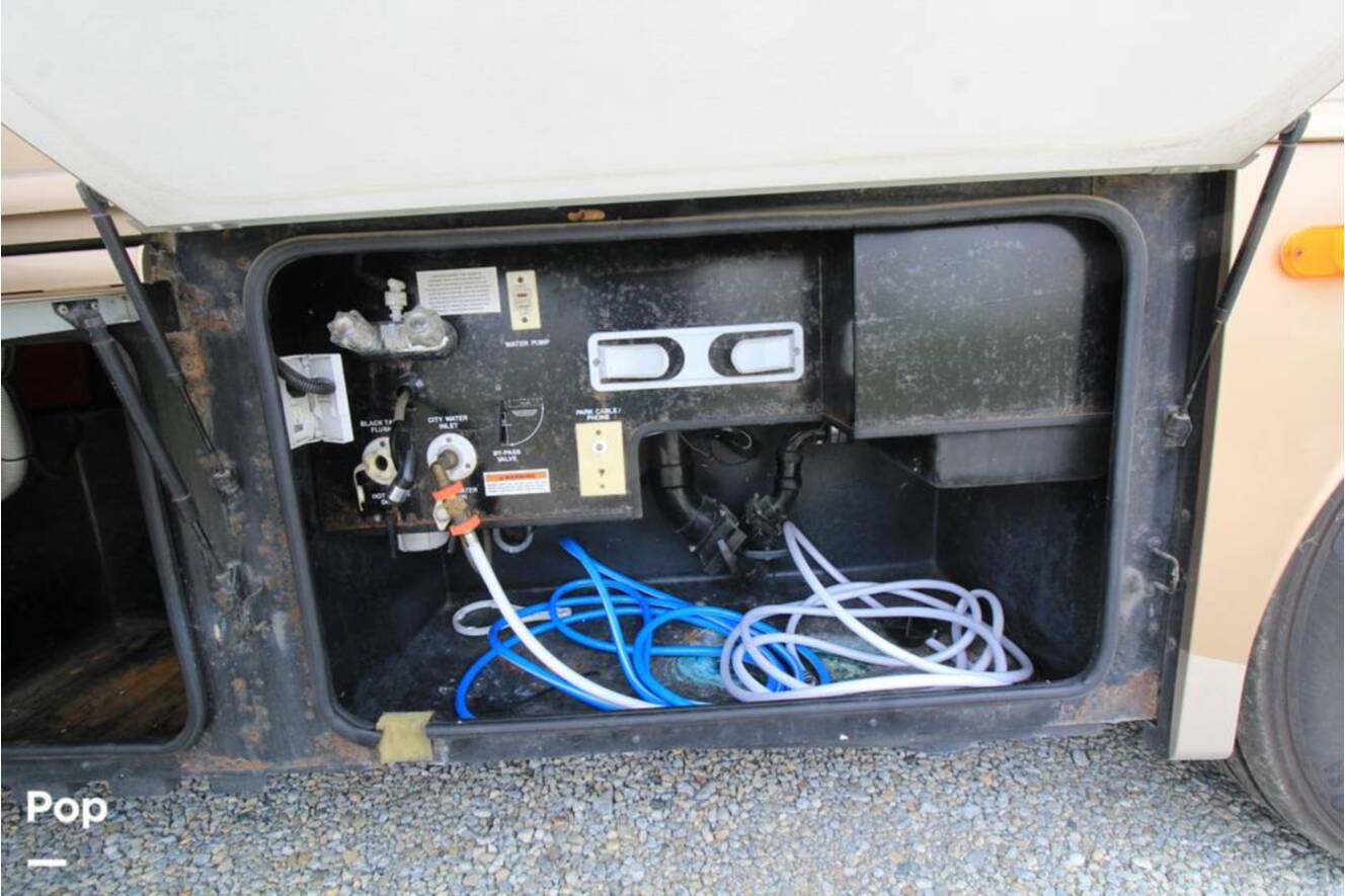 A photo of this 2007 Fleetwood Discovery 39S