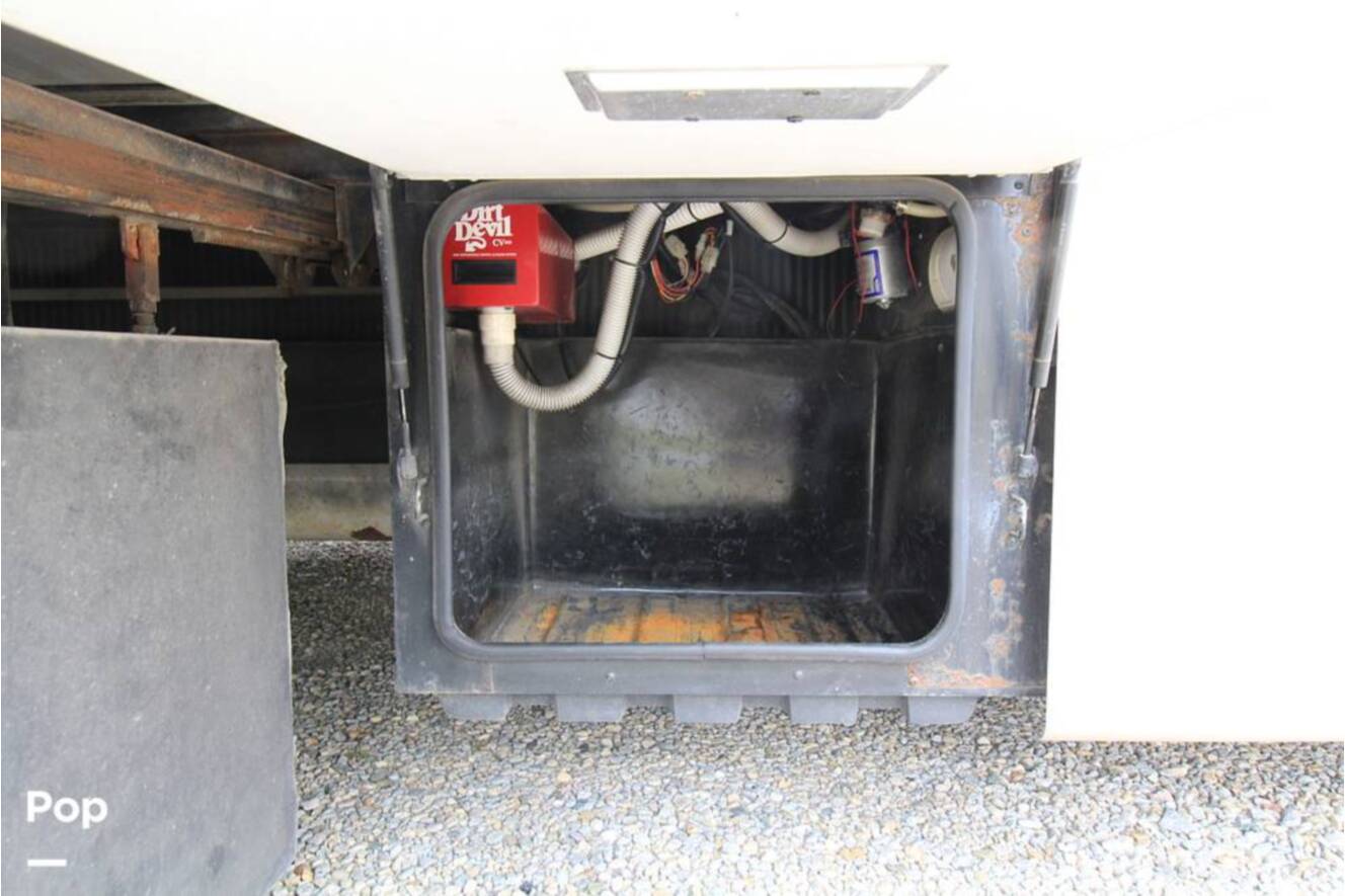A photo of this 2007 Fleetwood Discovery 39S