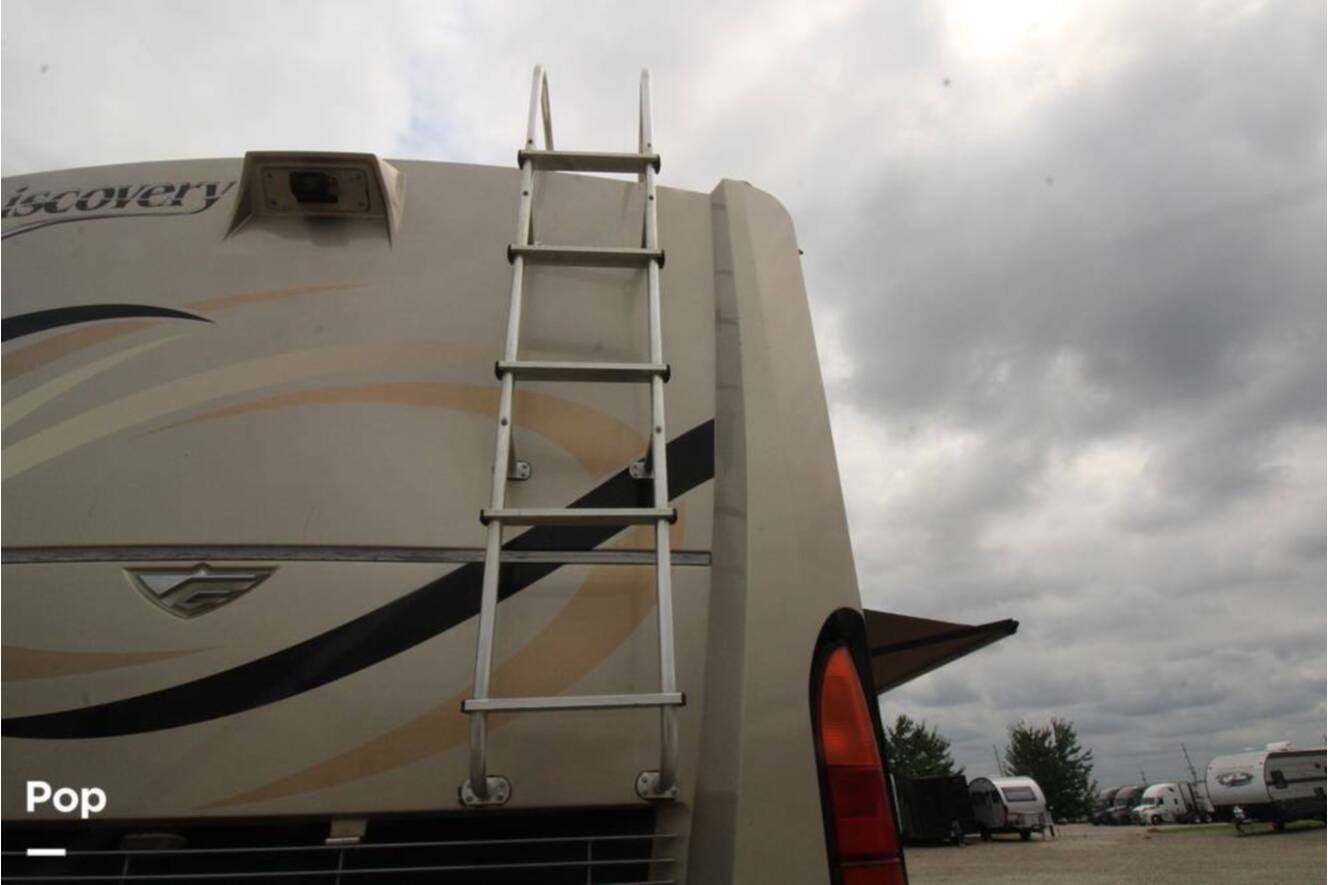 A photo of this 2007 Fleetwood Discovery 39S