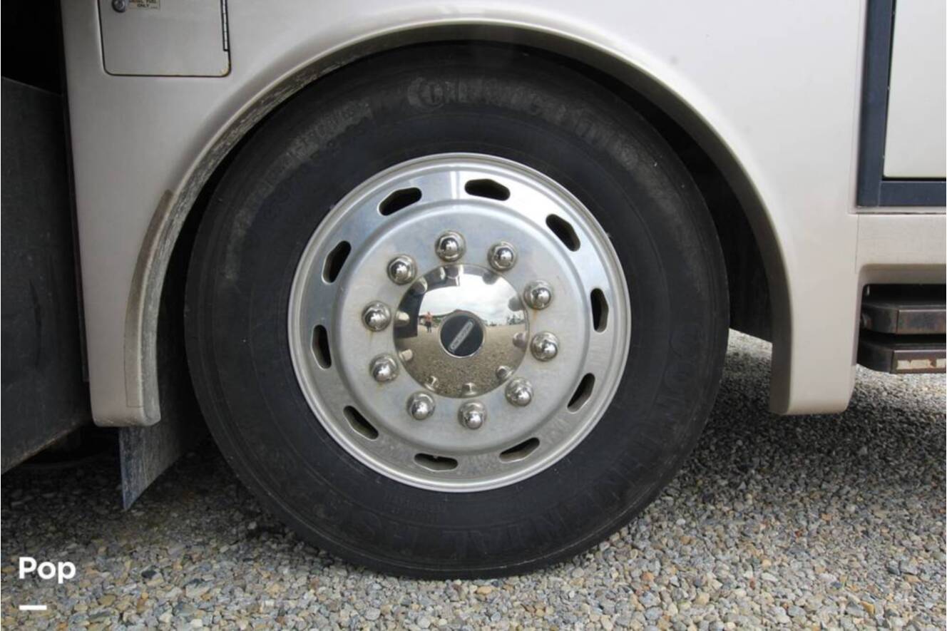 A photo of this 2007 Fleetwood Discovery 39S