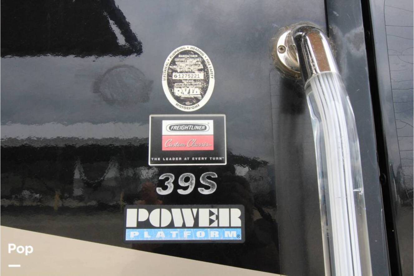 A photo of this 2007 Fleetwood Discovery 39S