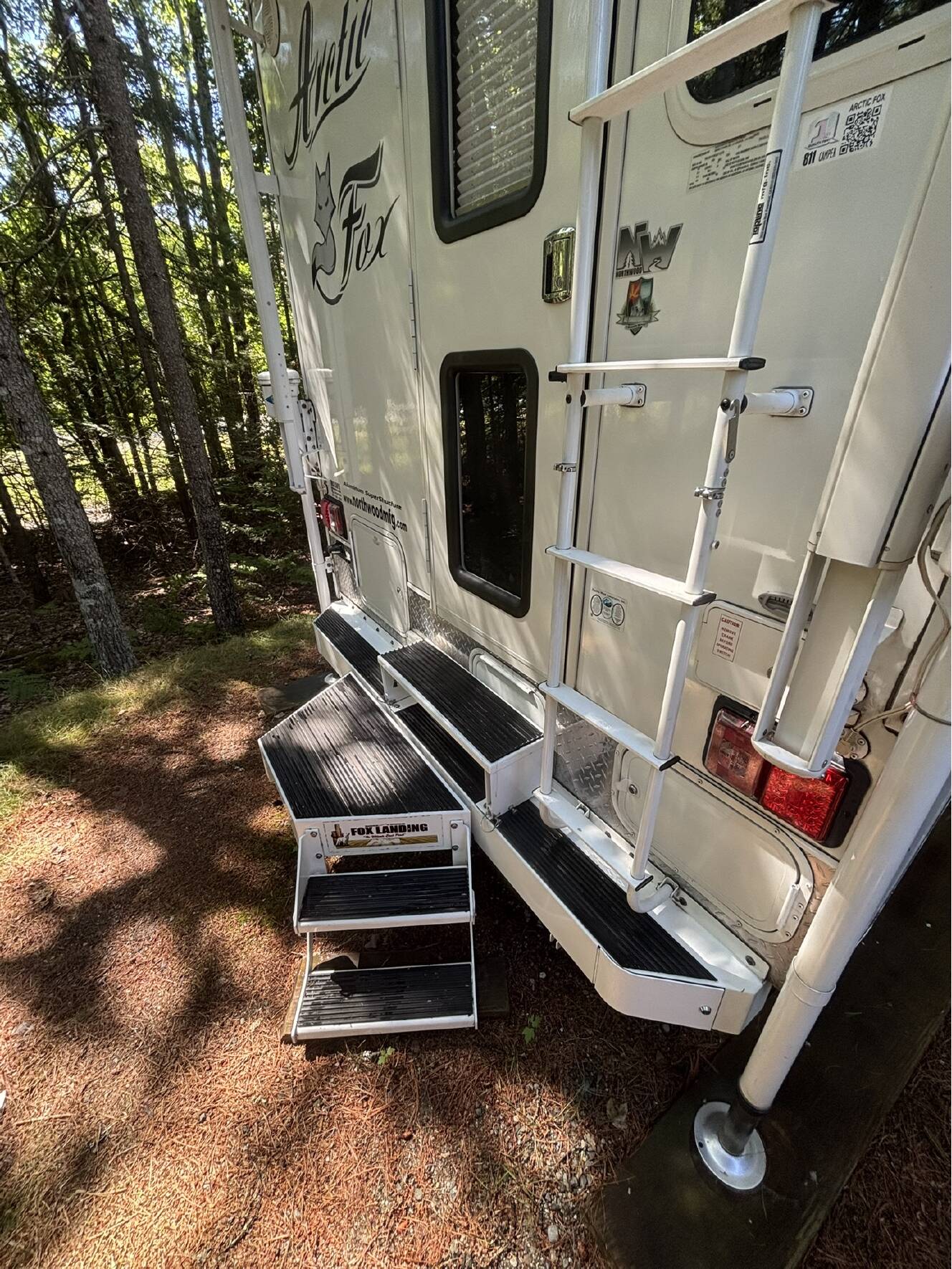 A photo of this 2016 Northwood Mfg ARCTIC FOX TRUCK CAMPER 811