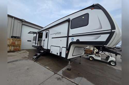 2026 Coachmen CHAPARRAL LITE 27BAR in norfolk NE