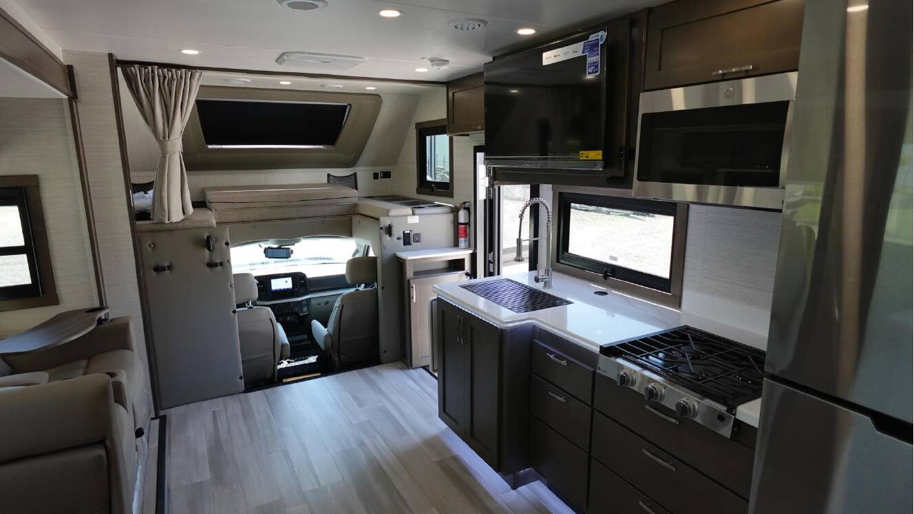A photo of this 2027 Dynamax ISATA 6 30FW