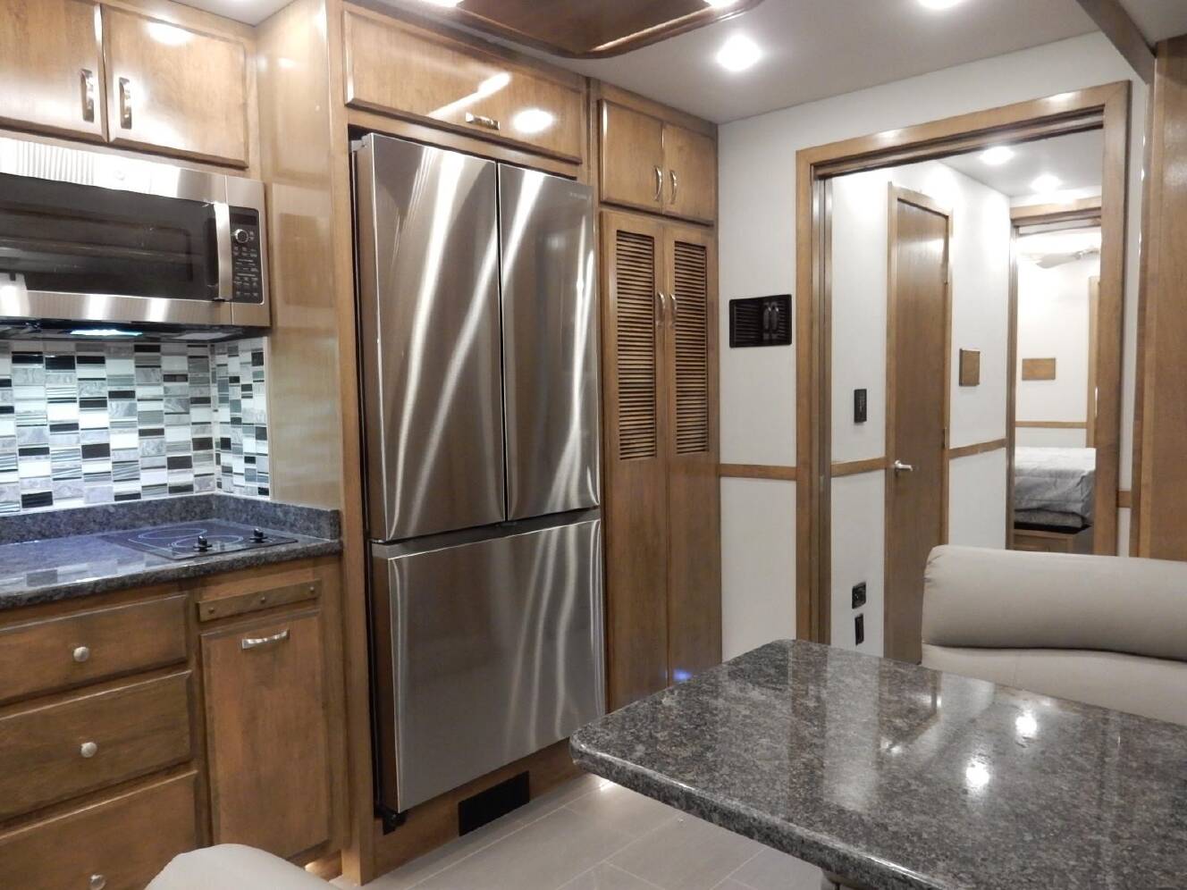 A photo of this 2027 Show Hauler SH1377T1-36