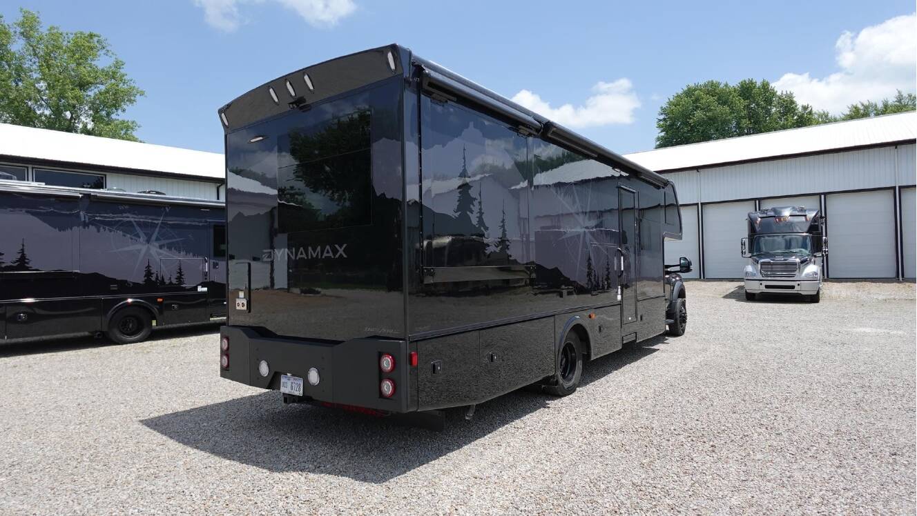 A photo of this 2027 Dynamax ISATA 6 31KS