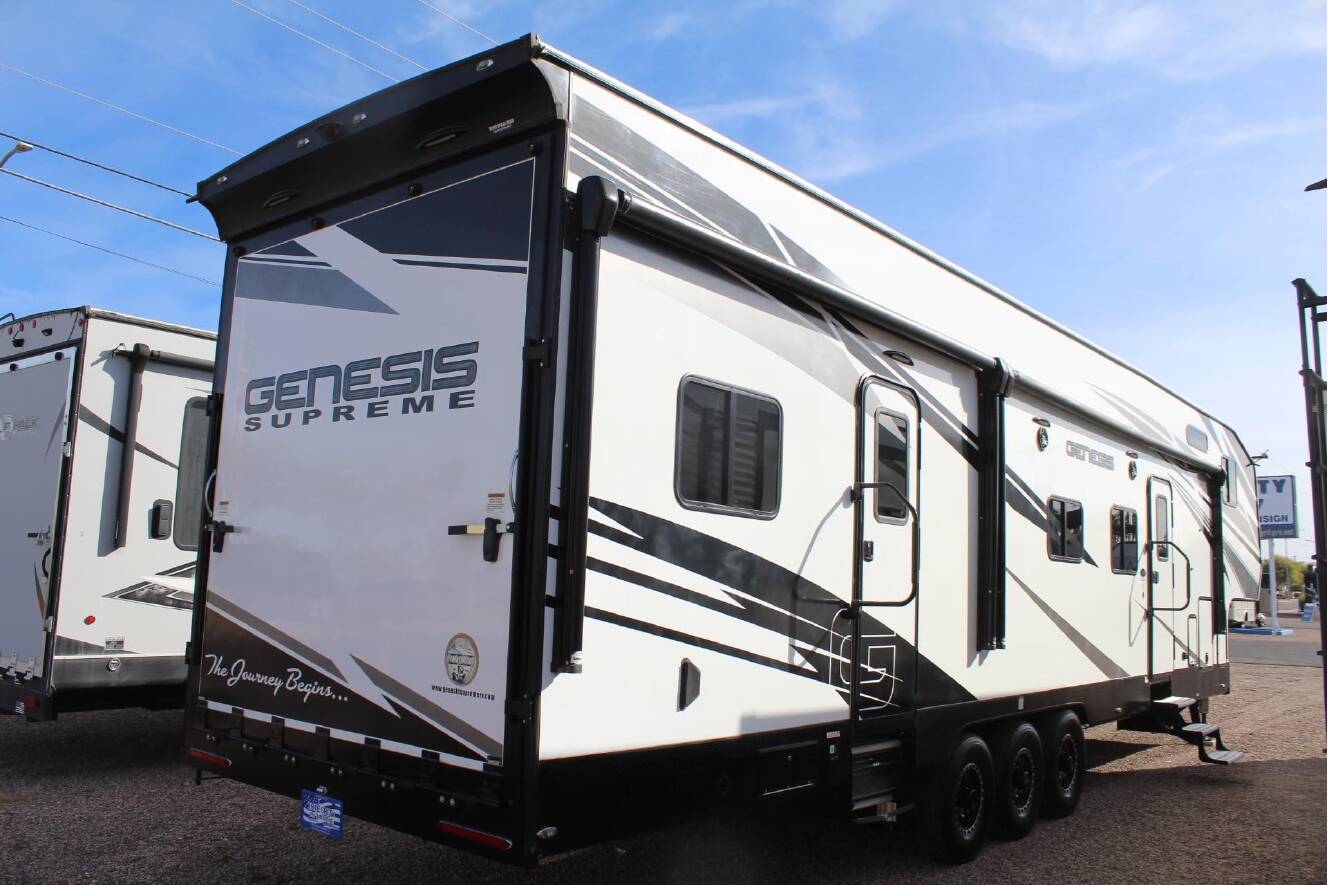 A photo of this 2024 Genesis Supreme GENESIS GCK405