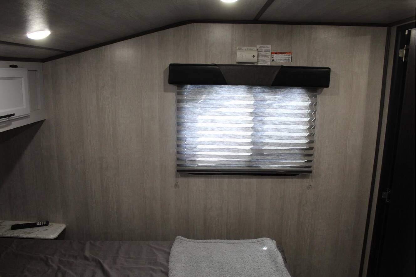 A photo of this 2024 Genesis Supreme GENESIS GCK405