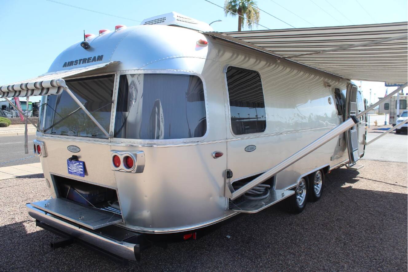A photo of this 2017 Airstream CLASSIC 30RB
