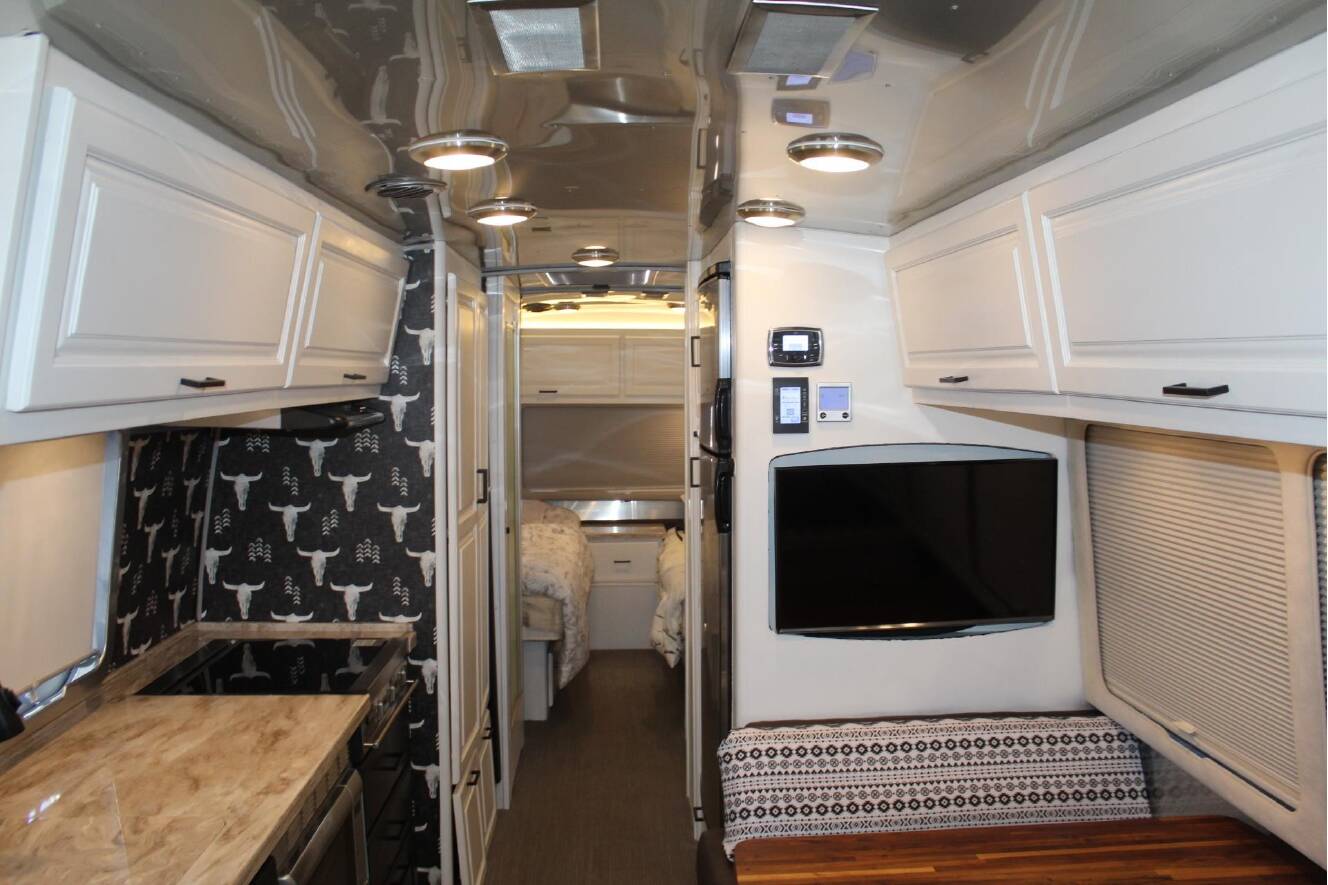 A photo of this 2017 Airstream CLASSIC 30RB