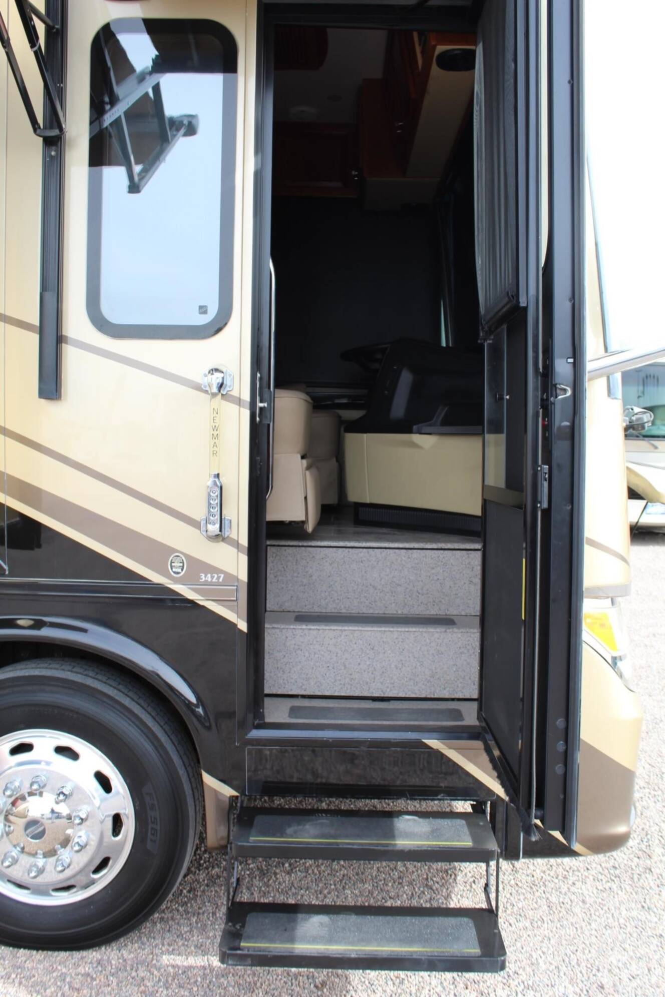A photo of this 2016 Newmar VENTANA 3427