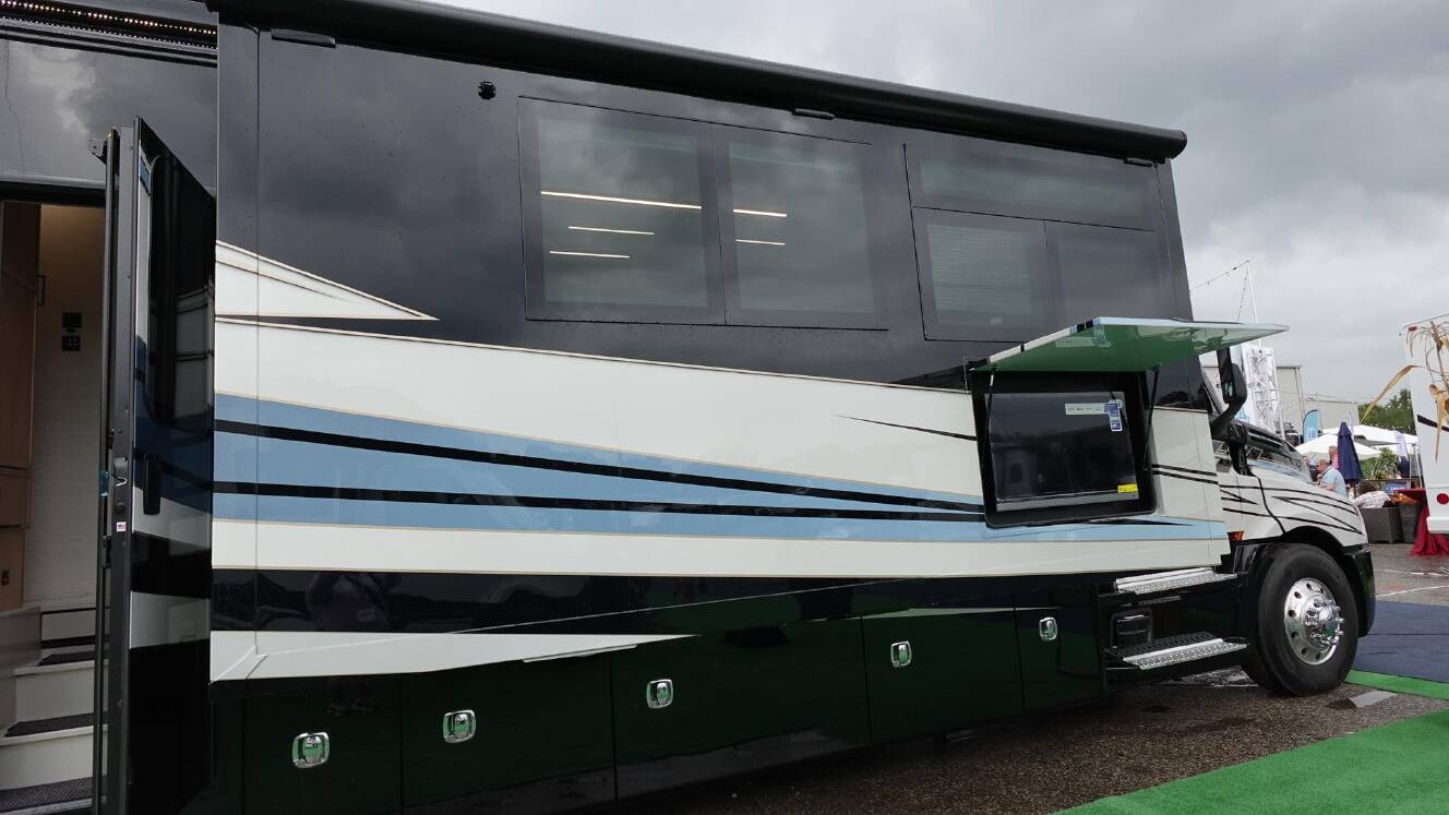 A photo of this 2027 Dynamax GRAND SPORT 45CB
