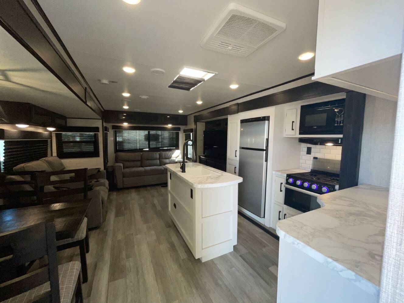 A photo of this 2023 Jayco JAY FLIGHT 34RSBS