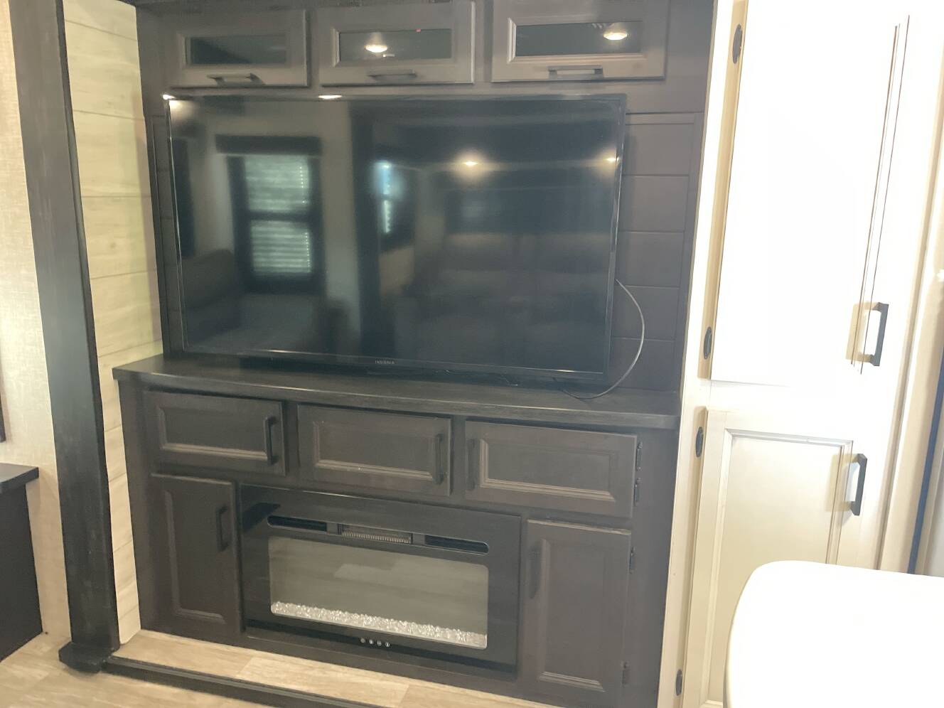 A photo of this 2023 Jayco JAY FLIGHT 34RSBS