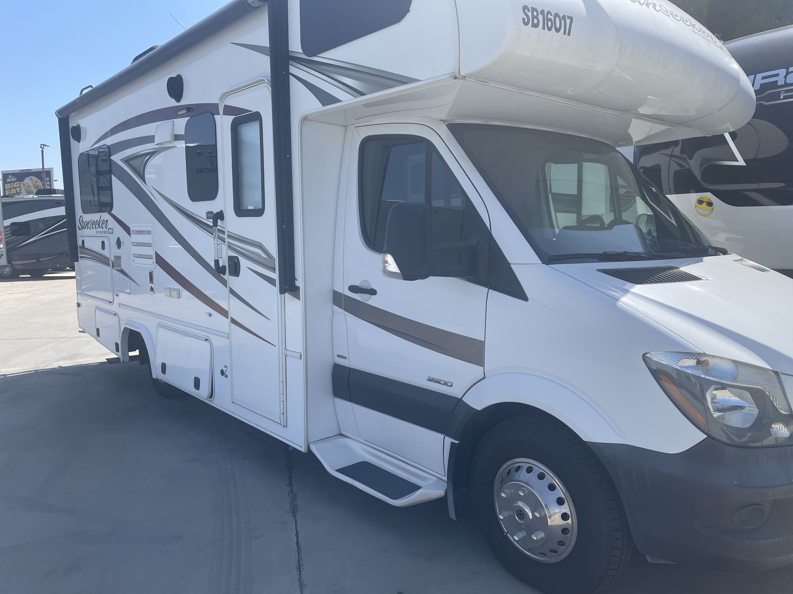 2016 Forest River SUNSEEKER MBS 2400S RV