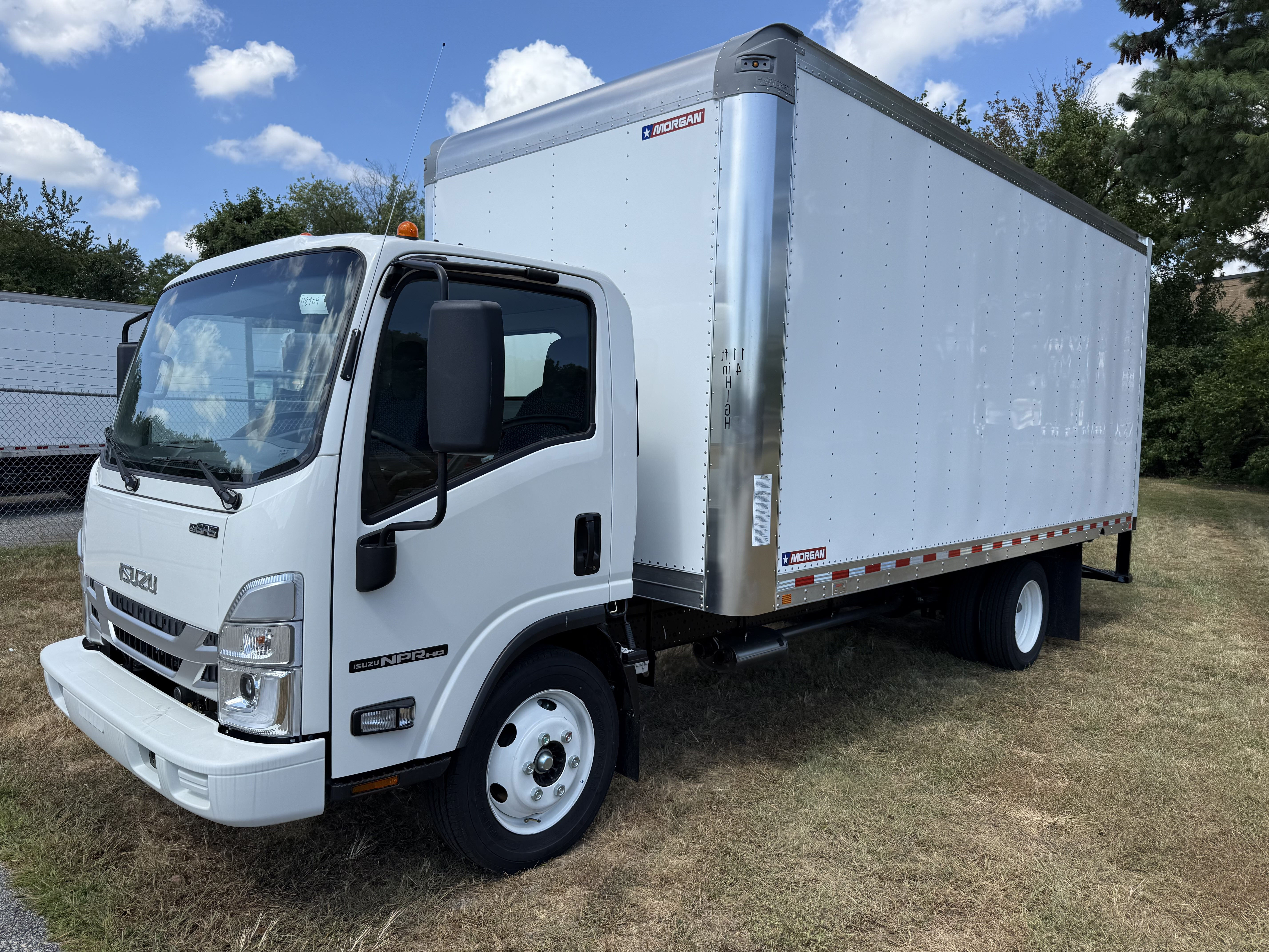 2026 ISUZU NPR HD