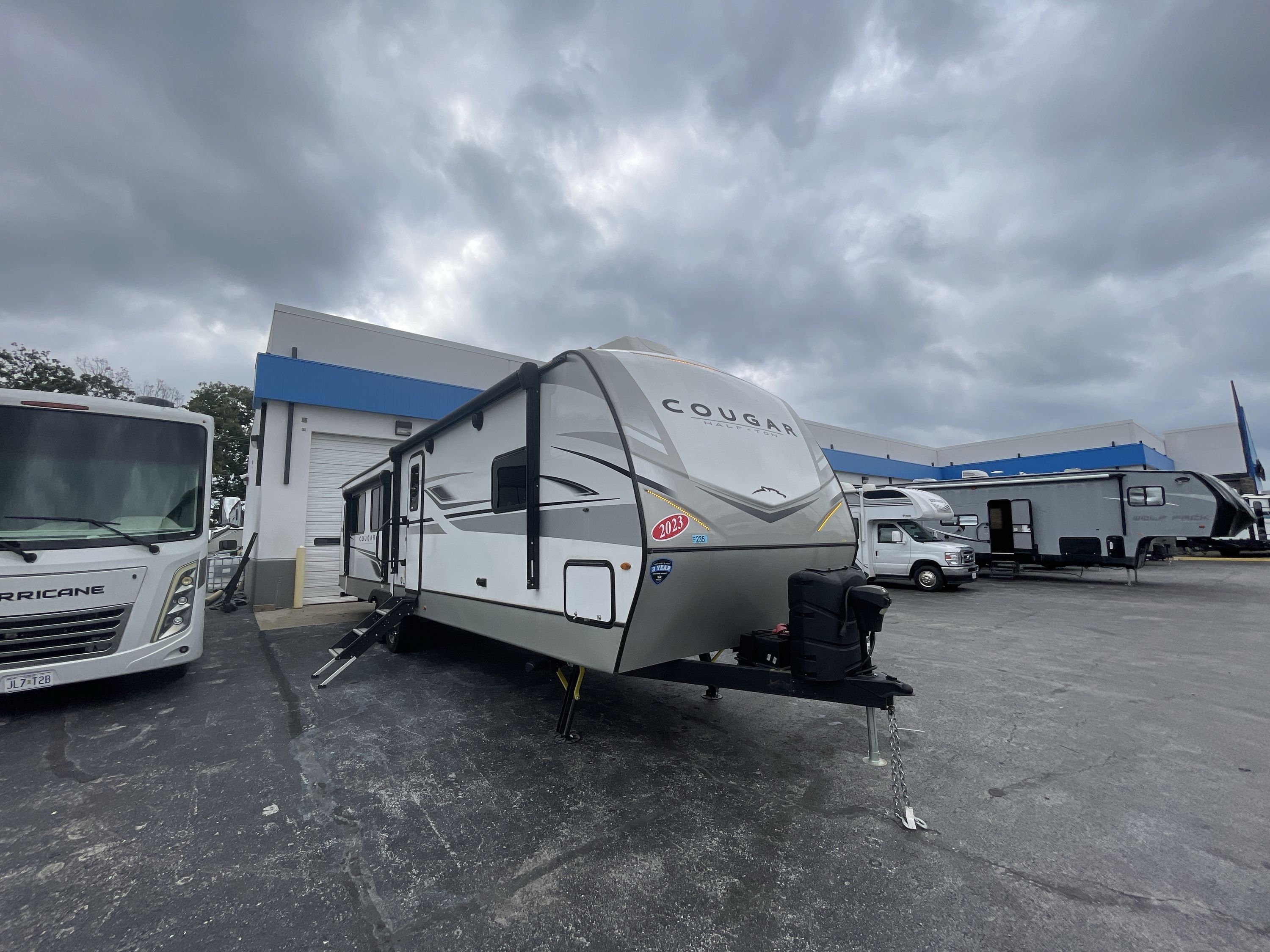2023 Keystone COUGAR 33RLI in strafford MO