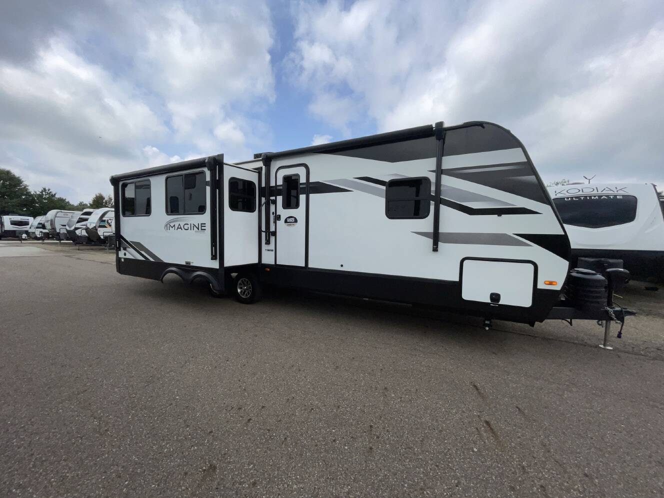 A photo of this 2025 Grand Design IMAGINE 2970RL