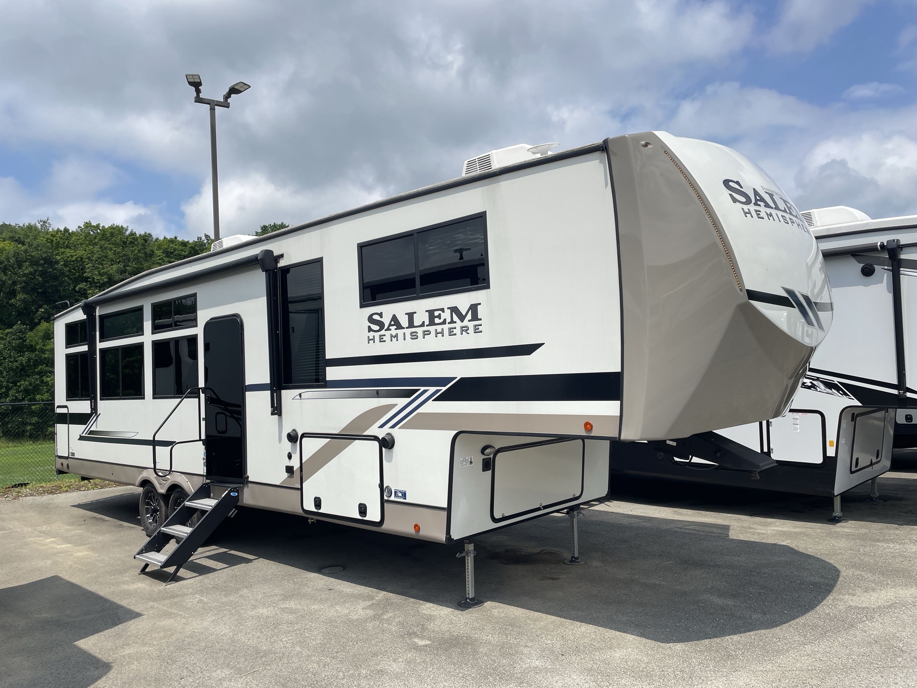 2024 Forest River SALEM HEMISPHERE 320VIEW RV